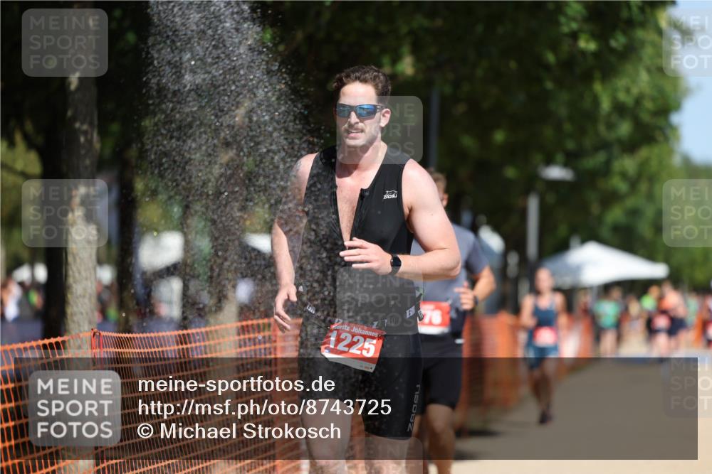 07.09.2025 - 19. Norderstedt Triathlon Michael Strokosch http://msf.ph/oto/8743725 07.09.2025 12:33:53 Laufen 773, 776, 1225 meine-sportfotos.de