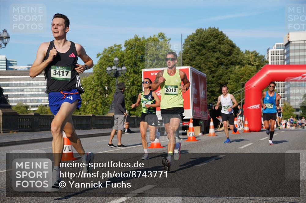 07.09.2025 - BARMER Alsterlauf Yannick Fuchs http://msf.ph/oto/8743771 07.09.2025 09:29:20 Laufen 3417, 2012, 4647, 2529 meine-sportfotos.de