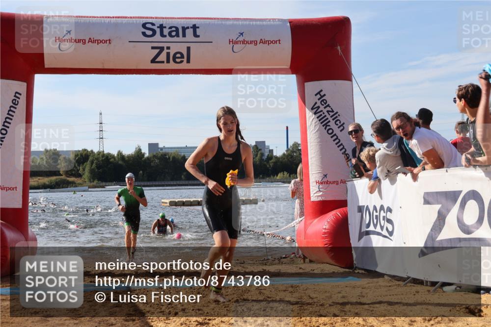 07.09.2025 - 19. Norderstedt Triathlon Luisa Fischer http://msf.ph/oto/8743786 07.09.2025 10:22:33 Schwimmen 68, 87, 108, 112, 663, 676, 681, 690 meine-sportfotos.de