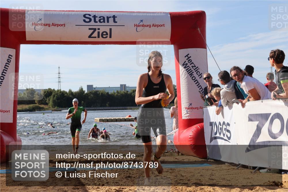 07.09.2025 - 19. Norderstedt Triathlon Luisa Fischer http://msf.ph/oto/8743789 07.09.2025 10:22:33 Schwimmen 68, 87, 108, 112, 663, 676, 681, 690 meine-sportfotos.de