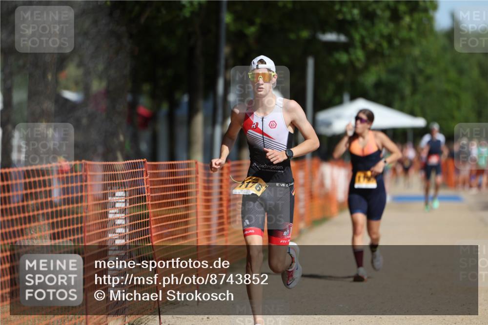 07.09.2025 - 19. Norderstedt Triathlon Michael Strokosch http://msf.ph/oto/8743852 07.09.2025 11:57:01 Laufen 1176, 1195 meine-sportfotos.de