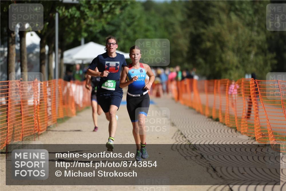 07.09.2025 - 19. Norderstedt Triathlon Michael Strokosch http://msf.ph/oto/8743854 07.09.2025 10:58:08 Laufen 57, 59, 643, 666, 693 meine-sportfotos.de