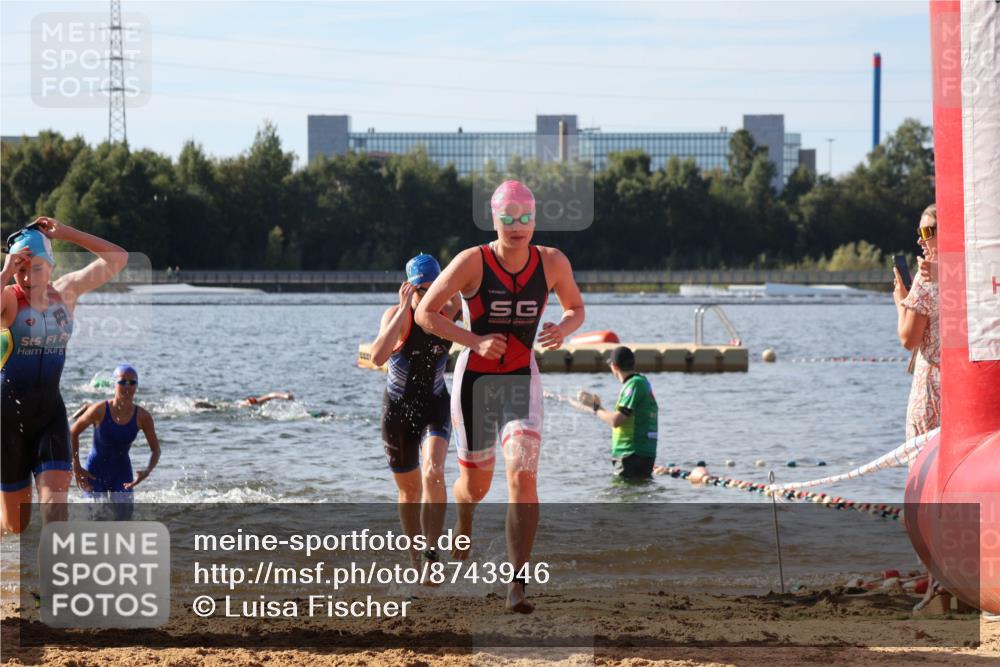 07.09.2025 - 19. Norderstedt Triathlon Luisa Fischer http://msf.ph/oto/8743946 07.09.2025 10:22:46 Schwimmen 109, 131, 638, 663, 670, 680, 684, 691 meine-sportfotos.de