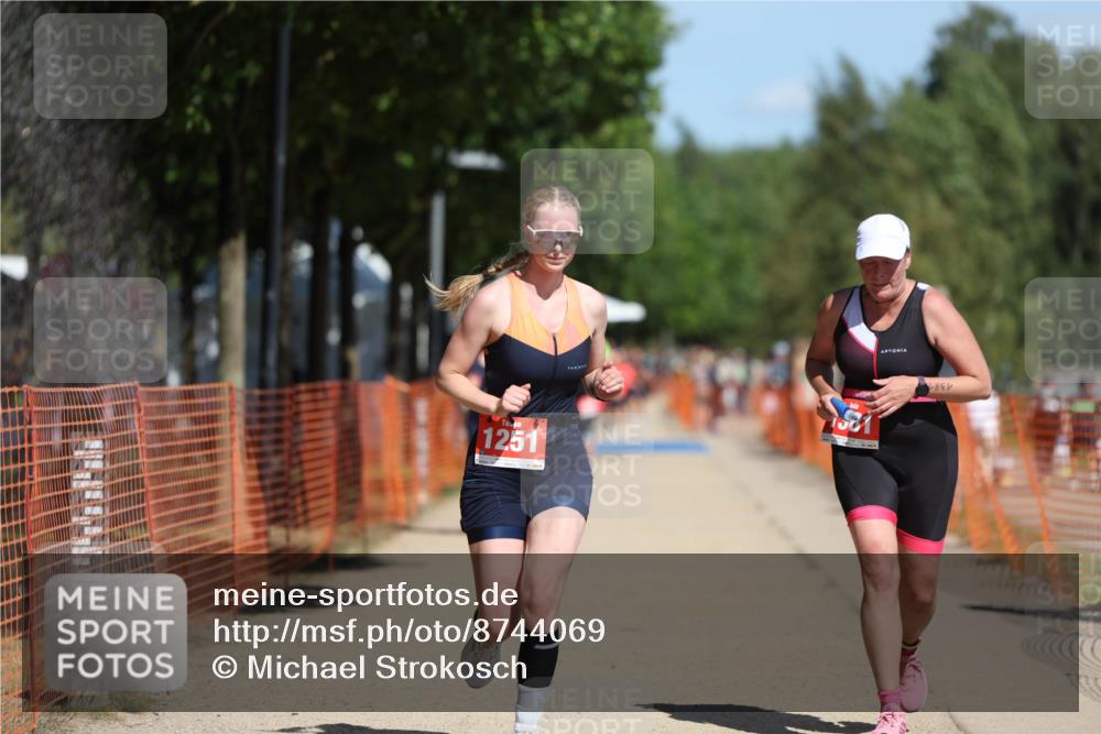 07.09.2025 - 19. Norderstedt Triathlon Michael Strokosch http://msf.ph/oto/8744069 07.09.2025 12:34:05 Laufen 1251, 1368, 1381 meine-sportfotos.de