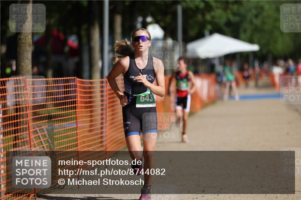 07.09.2025 - 19. Norderstedt Triathlon Michael Strokosch http://msf.ph/oto/8744082 07.09.2025 10:58:14 Laufen 57, 129, 643, 693 meine-sportfotos.de