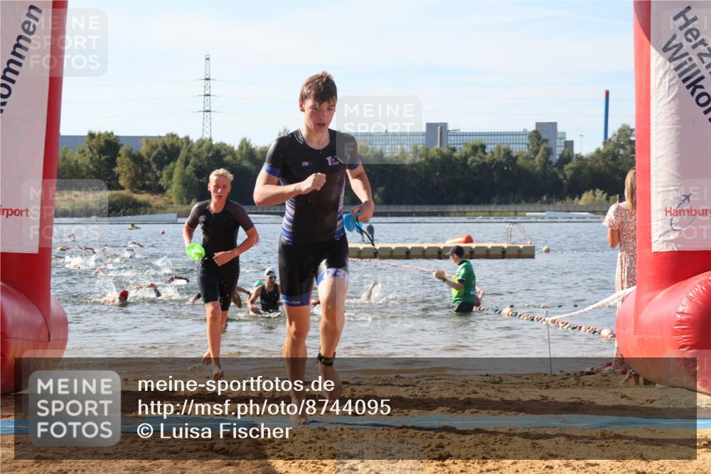 07.09.2025 - 19. Norderstedt Triathlon Luisa Fischer http://msf.ph/oto/8744095 07.09.2025 10:23:01 Schwimmen 58, 93, 118, 638 meine-sportfotos.de