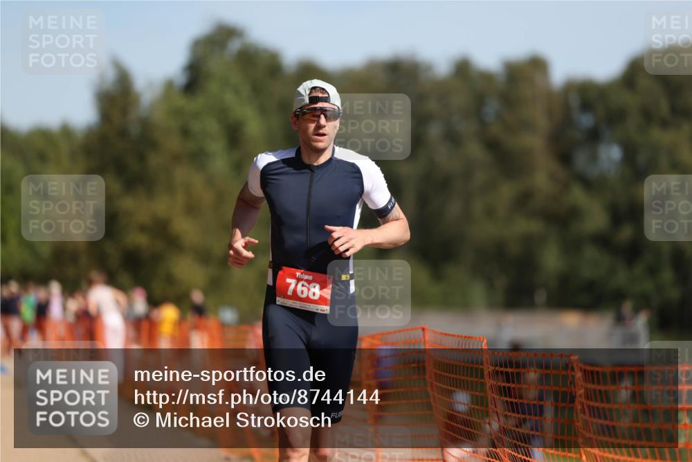 07.09.2025 - 19. Norderstedt Triathlon Michael Strokosch http://msf.ph/oto/8744144 07.09.2025 11:57:13 Laufen 768, 1199 meine-sportfotos.de