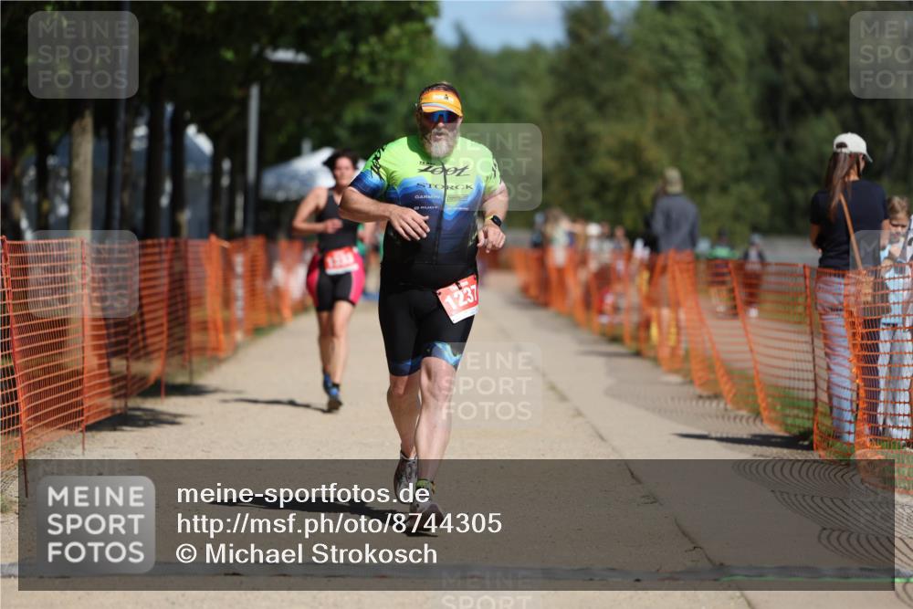 07.09.2025 - 19. Norderstedt Triathlon Michael Strokosch http://msf.ph/oto/8744305 07.09.2025 12:34:14 Laufen 1237, 1333, 1368 meine-sportfotos.de