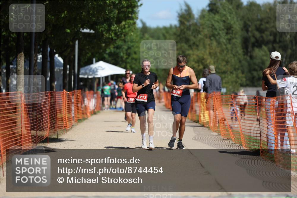 07.09.2025 - 19. Norderstedt Triathlon Michael Strokosch http://msf.ph/oto/8744454 07.09.2025 12:34:26 Laufen 696, 1213 meine-sportfotos.de