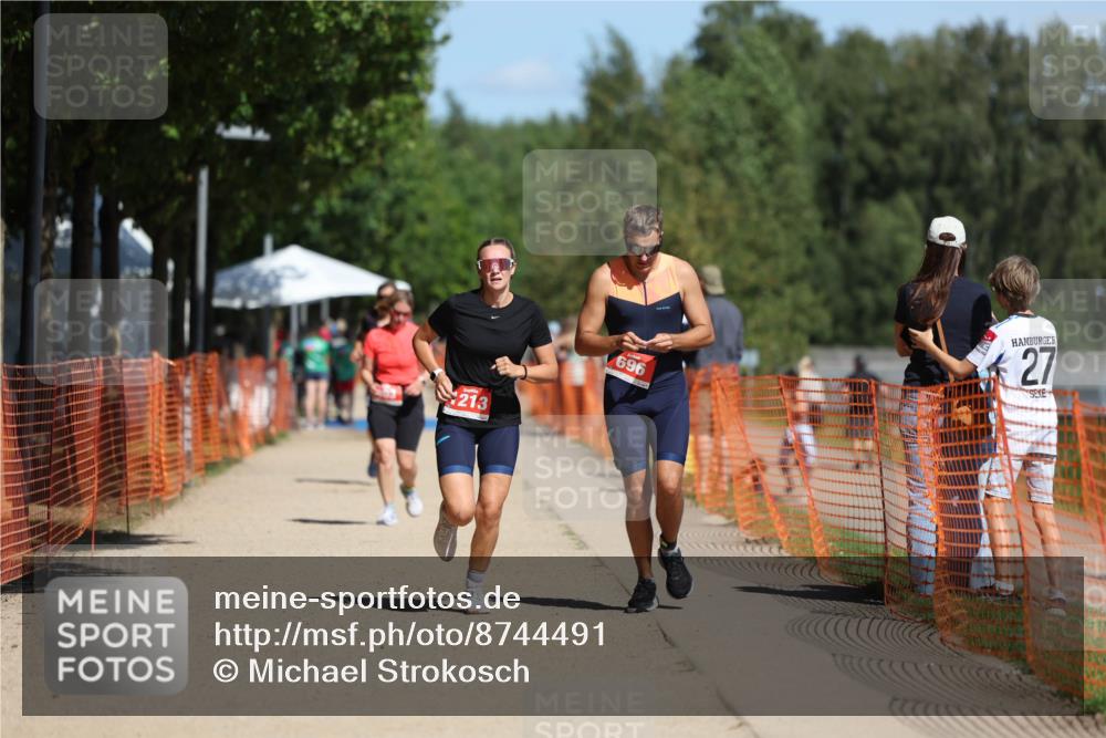 07.09.2025 - 19. Norderstedt Triathlon Michael Strokosch http://msf.ph/oto/8744491 07.09.2025 12:34:27 Laufen 696, 803, 1213, 1233 meine-sportfotos.de
