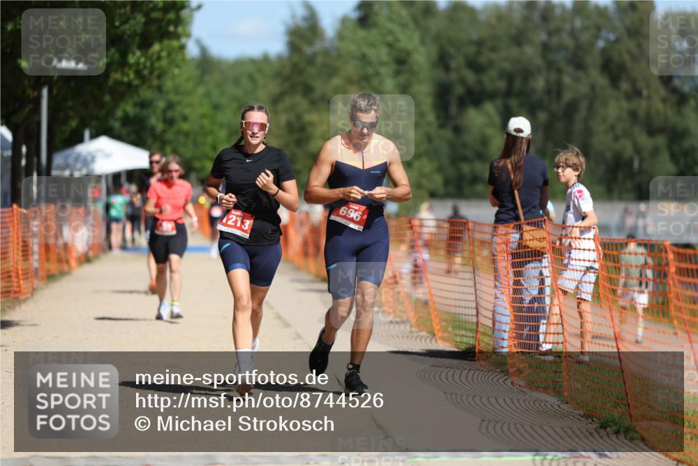 07.09.2025 - 19. Norderstedt Triathlon Michael Strokosch http://msf.ph/oto/8744526 07.09.2025 12:34:27 Laufen 696, 803, 1213, 1233 meine-sportfotos.de