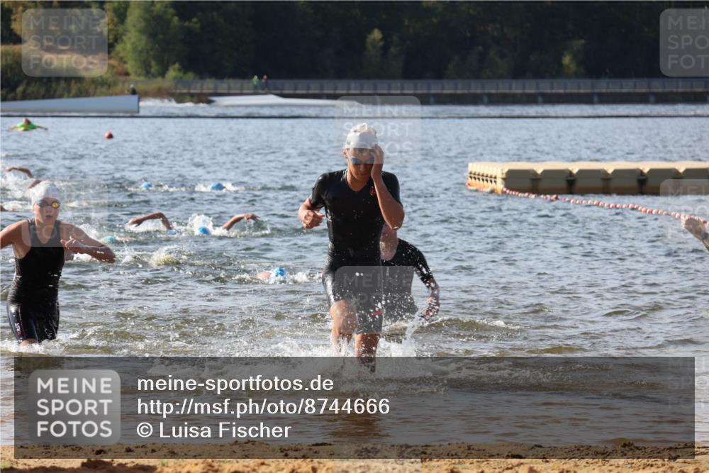 07.09.2025 - 19. Norderstedt Triathlon Luisa Fischer http://msf.ph/oto/8744666 07.09.2025 10:23:25 Schwimmen 74, 96, 125, 133, 651, 668, 682, 685, 689 meine-sportfotos.de