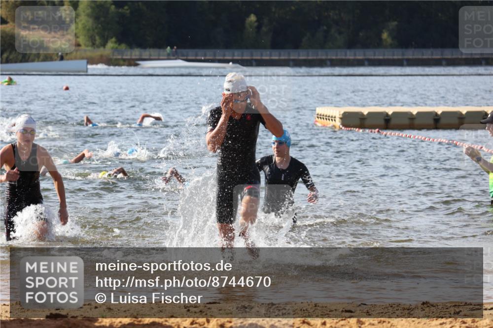 07.09.2025 - 19. Norderstedt Triathlon Luisa Fischer http://msf.ph/oto/8744670 07.09.2025 10:23:25 Schwimmen 74, 96, 125, 133, 651, 668, 682, 685, 689 meine-sportfotos.de