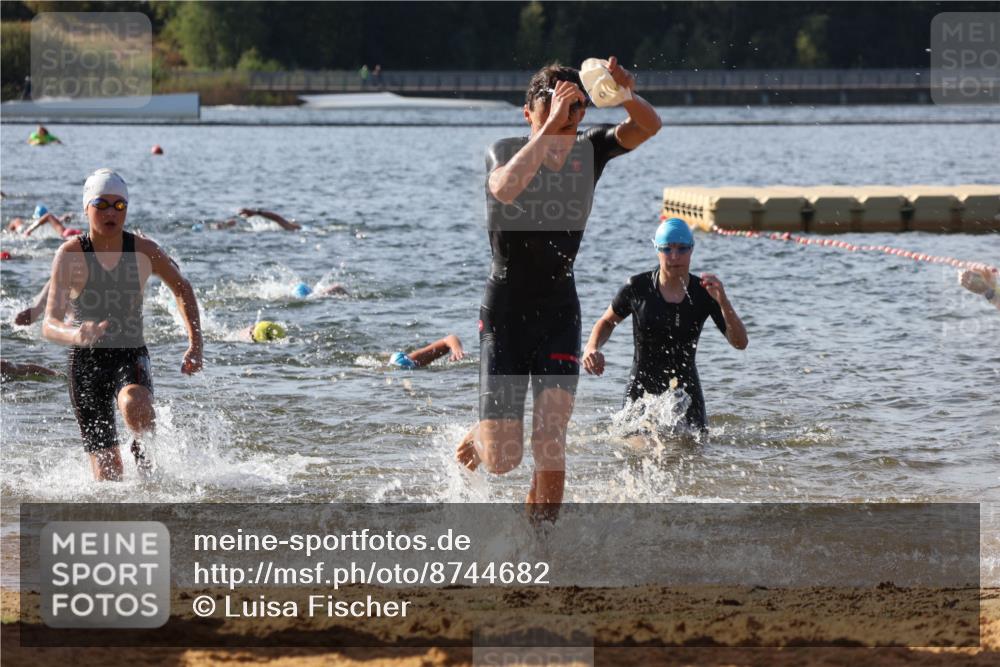 07.09.2025 - 19. Norderstedt Triathlon Luisa Fischer http://msf.ph/oto/8744682 07.09.2025 10:23:26 Schwimmen 74, 96, 125, 133, 637, 651, 668, 682, 689 meine-sportfotos.de