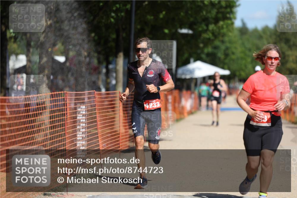 07.09.2025 - 19. Norderstedt Triathlon Michael Strokosch http://msf.ph/oto/8744723 07.09.2025 12:34:34 Laufen 226, 696, 803, 1213, 1233 meine-sportfotos.de