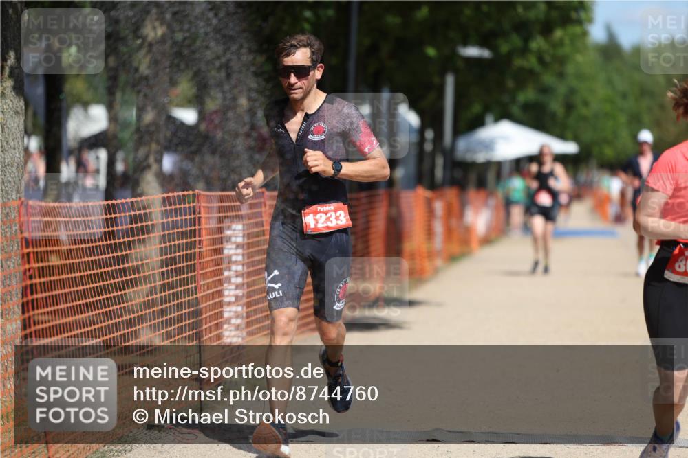 07.09.2025 - 19. Norderstedt Triathlon Michael Strokosch http://msf.ph/oto/8744760 07.09.2025 12:34:35 Laufen 226, 803, 1233 meine-sportfotos.de