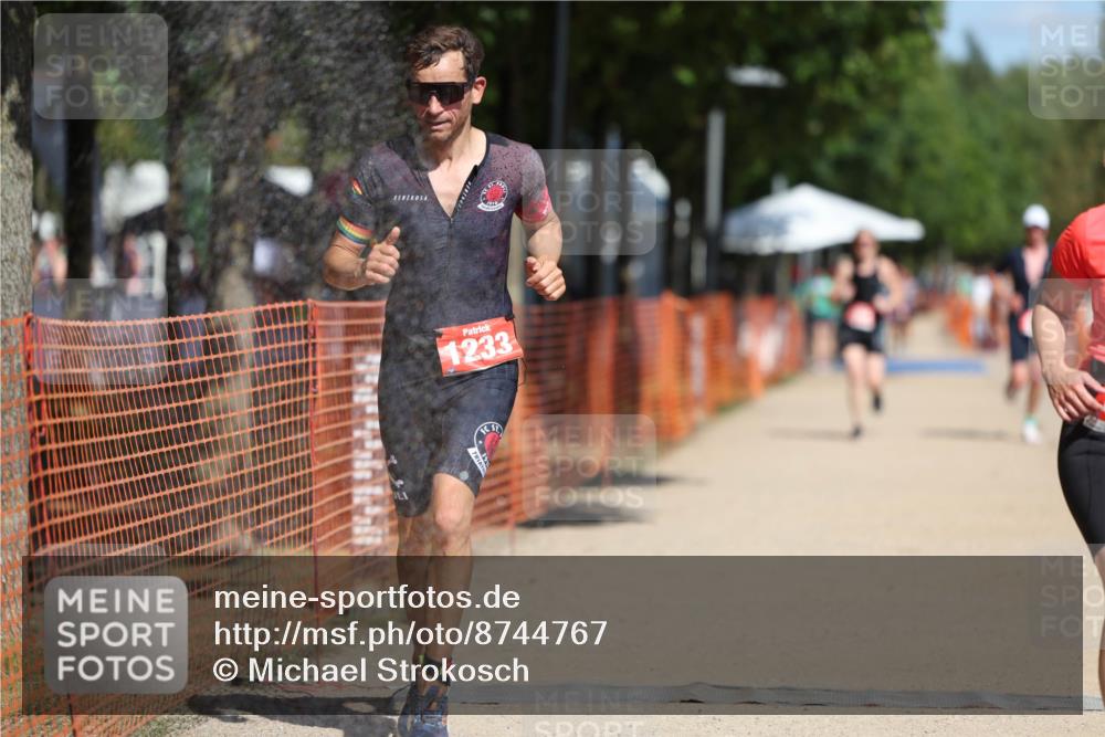 07.09.2025 - 19. Norderstedt Triathlon Michael Strokosch http://msf.ph/oto/8744767 07.09.2025 12:34:35 Laufen 226, 803, 1233 meine-sportfotos.de