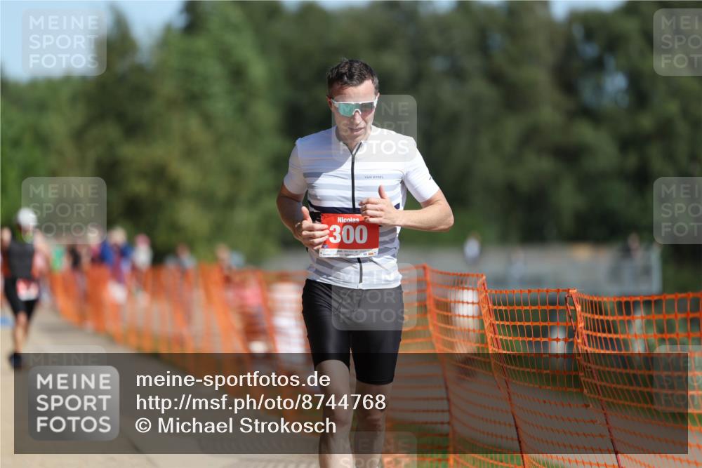 07.09.2025 - 19. Norderstedt Triathlon Michael Strokosch http://msf.ph/oto/8744768 07.09.2025 11:57:52 Laufen 300, 1179, 1186, 1211 meine-sportfotos.de