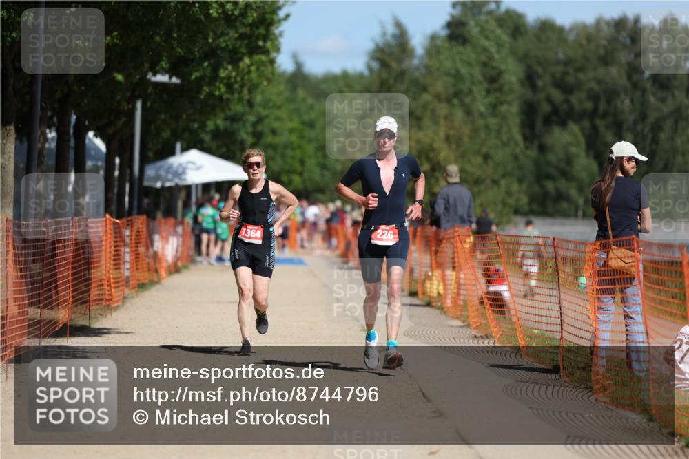 07.09.2025 - 19. Norderstedt Triathlon Michael Strokosch http://msf.ph/oto/8744796 07.09.2025 12:34:39 Laufen 226, 803, 1233, 1364 meine-sportfotos.de