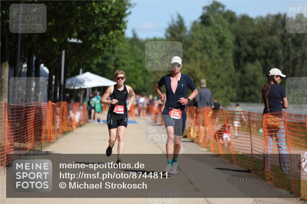 07.09.2025 - 19. Norderstedt Triathlon Michael Strokosch http://msf.ph/oto/8744811 07.09.2025 12:34:39 Laufen 226, 803, 1233, 1364 meine-sportfotos.de