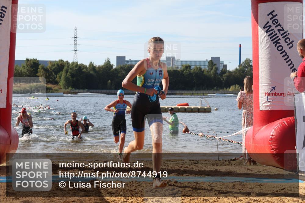 07.09.2025 - 19. Norderstedt Triathlon Luisa Fischer http://msf.ph/oto/8744919 07.09.2025 10:23:37 Schwimmen 57, 76, 107, 637, 651, 661, 678, 689 meine-sportfotos.de