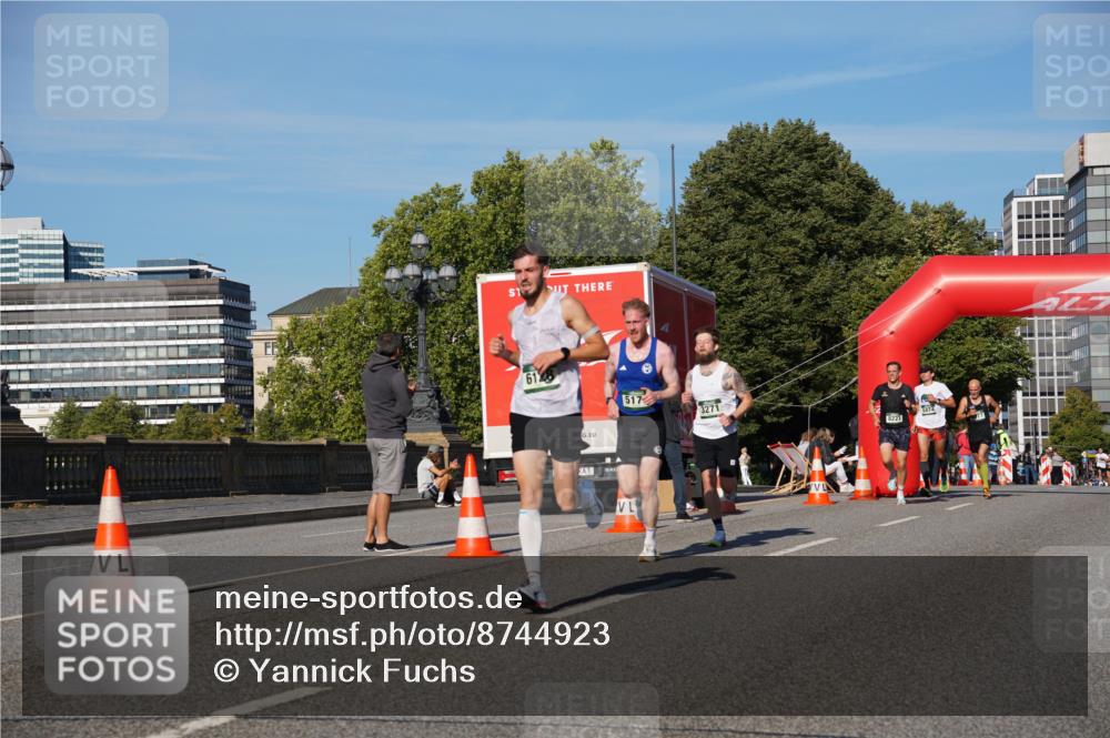 07.09.2025 - BARMER Alsterlauf Yannick Fuchs http://msf.ph/oto/8744923 07.09.2025 09:30:22 Laufen 6128, 1, 517, 3271, 8221 meine-sportfotos.de