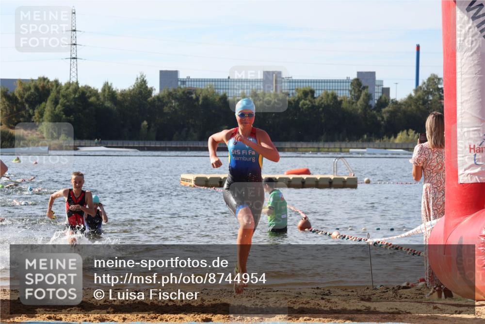 07.09.2025 - 19. Norderstedt Triathlon Luisa Fischer http://msf.ph/oto/8744954 07.09.2025 10:23:38 Schwimmen 57, 76, 107, 637, 651, 661, 678, 689 meine-sportfotos.de