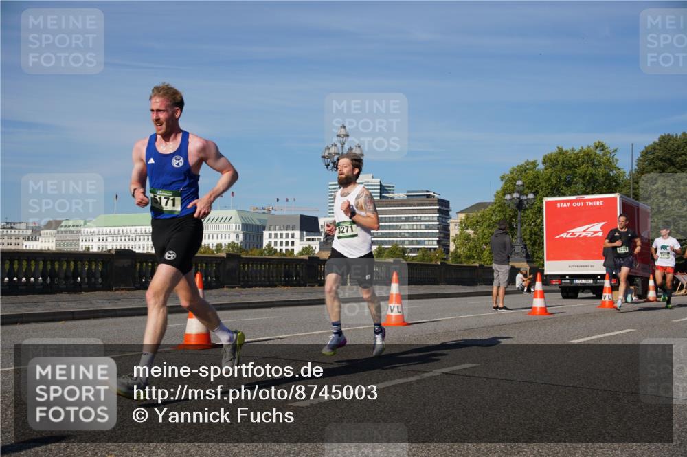 07.09.2025 - BARMER Alsterlauf Yannick Fuchs http://msf.ph/oto/8745003 07.09.2025 09:30:24 Laufen 5171, 3271, 8221, 5874 meine-sportfotos.de