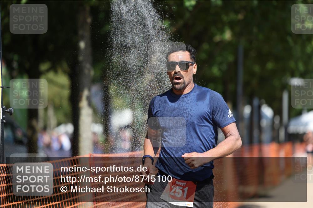 07.09.2025 - 19. Norderstedt Triathlon Michael Strokosch http://msf.ph/oto/8745100 07.09.2025 12:35:13 Laufen 251, 838 meine-sportfotos.de