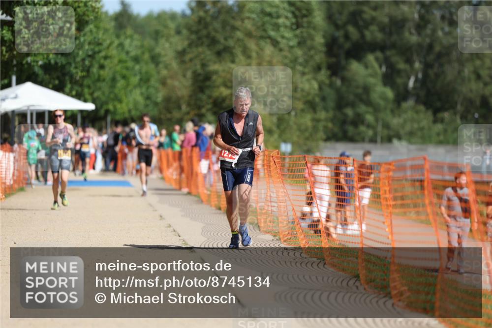 07.09.2025 - 19. Norderstedt Triathlon Michael Strokosch http://msf.ph/oto/8745134 07.09.2025 11:58:14 Laufen 1279 meine-sportfotos.de