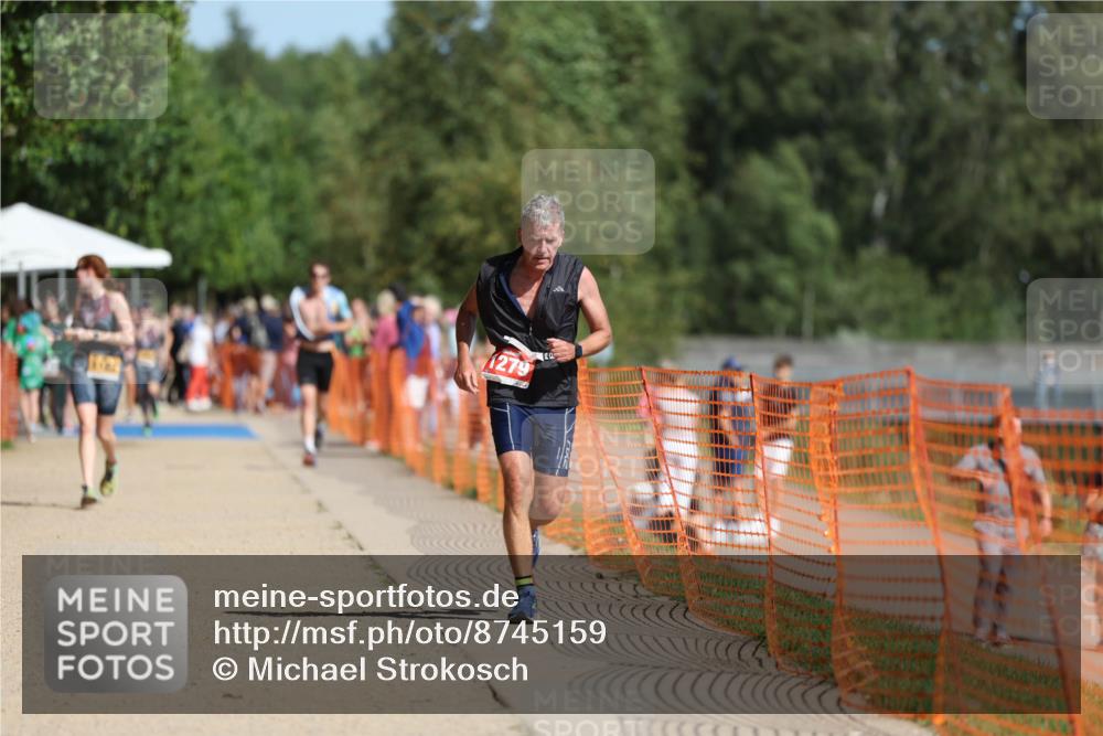 07.09.2025 - 19. Norderstedt Triathlon Michael Strokosch http://msf.ph/oto/8745159 07.09.2025 11:58:15 Laufen 1279 meine-sportfotos.de