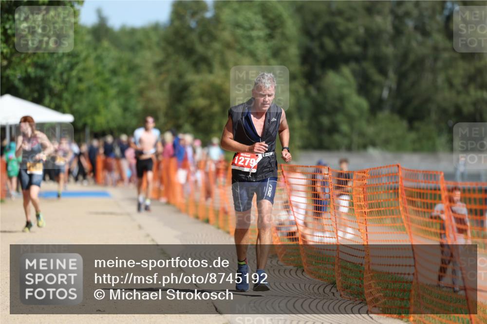 07.09.2025 - 19. Norderstedt Triathlon Michael Strokosch http://msf.ph/oto/8745192 07.09.2025 11:58:16 Laufen 1279 meine-sportfotos.de