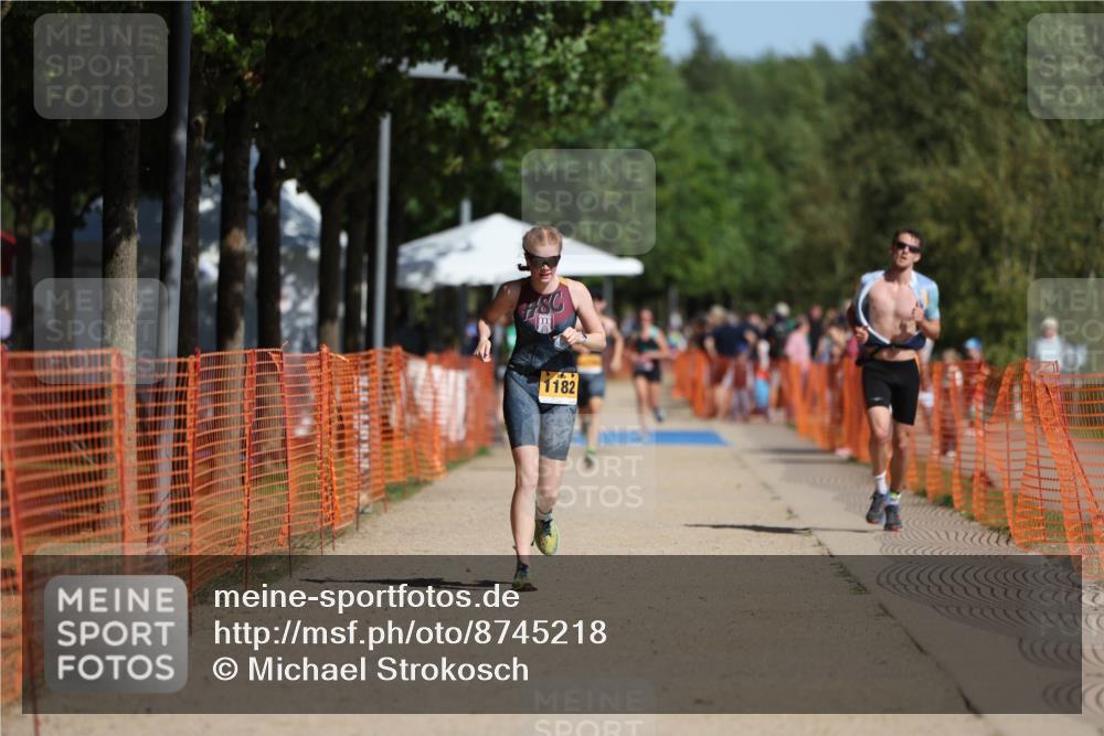 07.09.2025 - 19. Norderstedt Triathlon Michael Strokosch http://msf.ph/oto/8745218 07.09.2025 11:58:20 Laufen 185, 1182, 1279 meine-sportfotos.de