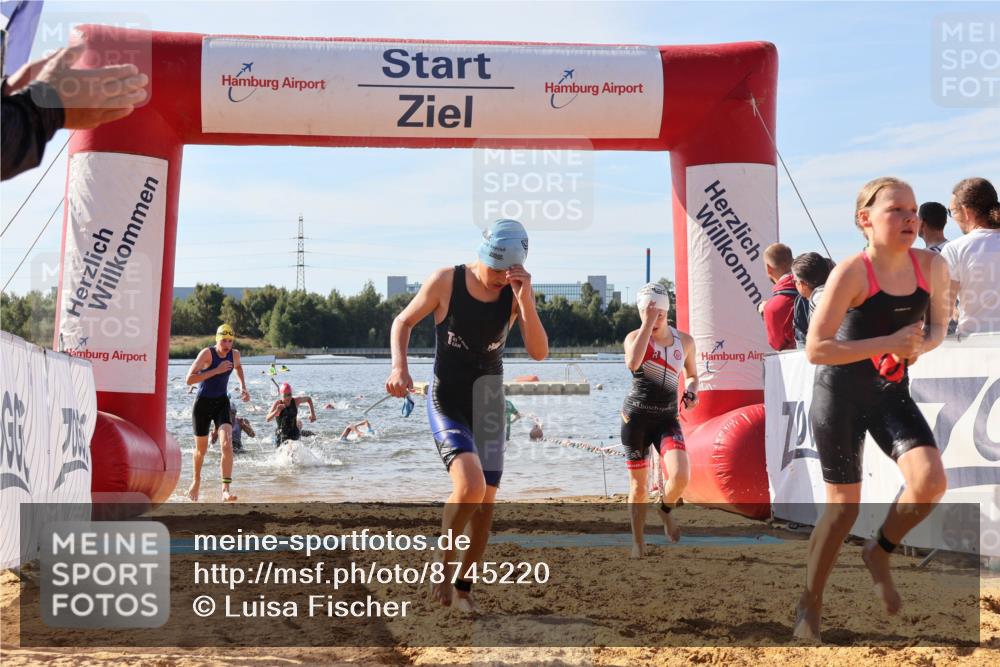 07.09.2025 - 19. Norderstedt Triathlon Luisa Fischer http://msf.ph/oto/8745220 07.09.2025 10:24:05 Schwimmen 71, 75, 89, 113, 635, 636 meine-sportfotos.de