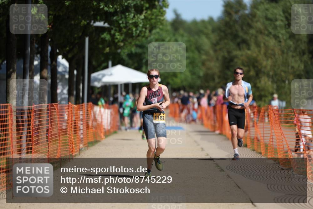 07.09.2025 - 19. Norderstedt Triathlon Michael Strokosch http://msf.ph/oto/8745229 07.09.2025 11:58:21 Laufen 185, 1182, 1279 meine-sportfotos.de
