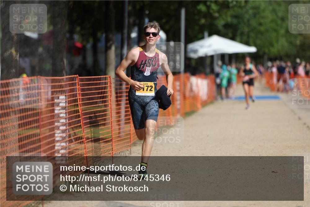 07.09.2025 - 19. Norderstedt Triathlon Michael Strokosch http://msf.ph/oto/8745346 07.09.2025 11:58:28 Laufen 185, 1172, 1182 meine-sportfotos.de
