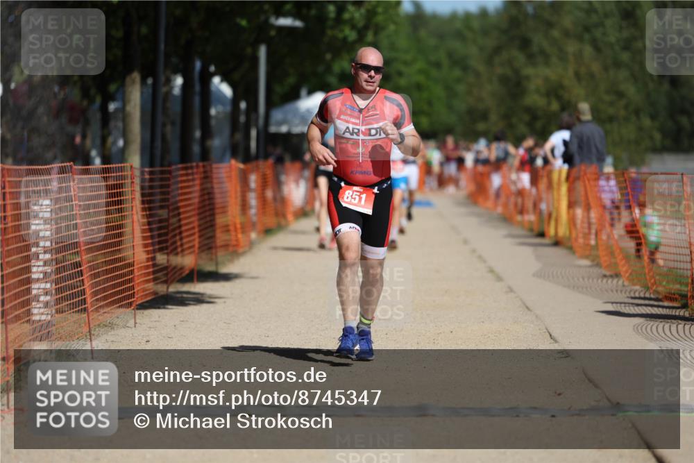 07.09.2025 - 19. Norderstedt Triathlon Michael Strokosch http://msf.ph/oto/8745347 07.09.2025 12:35:33 Laufen 151, 851 meine-sportfotos.de