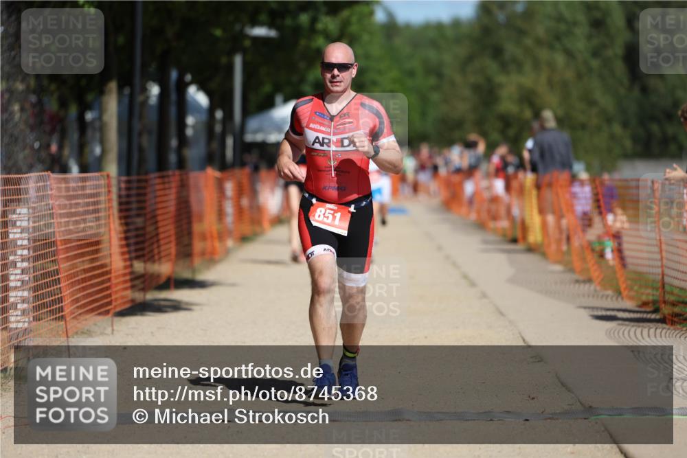 07.09.2025 - 19. Norderstedt Triathlon Michael Strokosch http://msf.ph/oto/8745368 07.09.2025 12:35:34 Laufen 140, 151, 851, 1220 meine-sportfotos.de