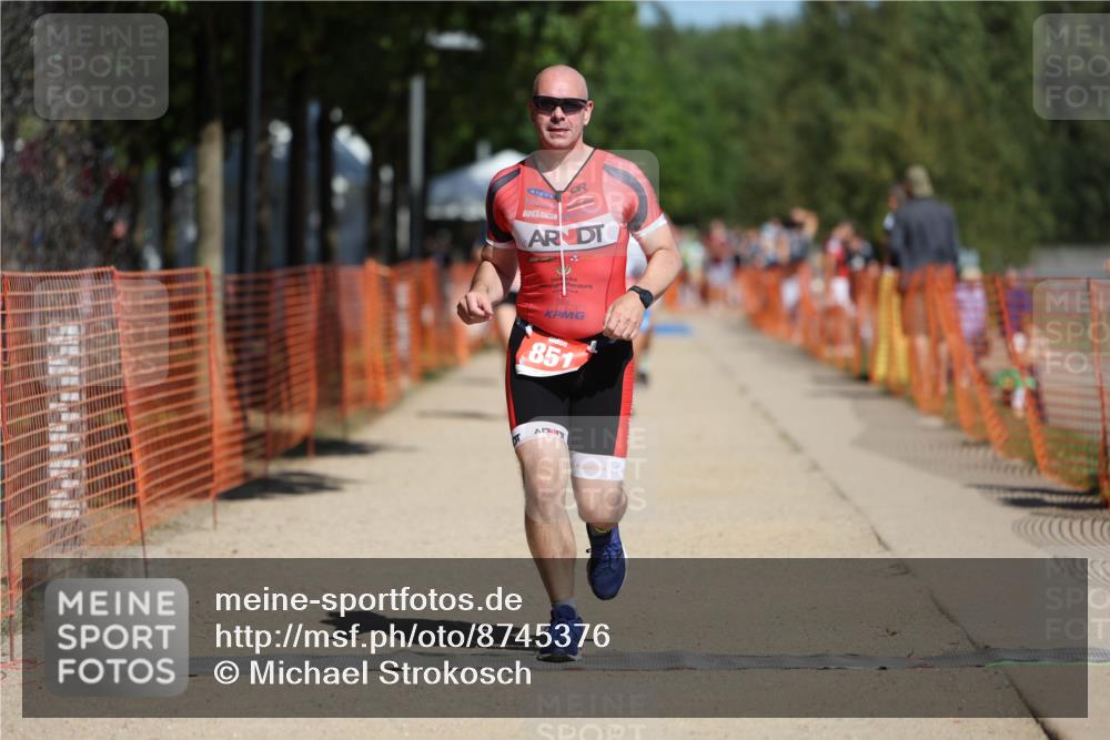 07.09.2025 - 19. Norderstedt Triathlon Michael Strokosch http://msf.ph/oto/8745376 07.09.2025 12:35:34 Laufen 140, 151, 851, 1220 meine-sportfotos.de