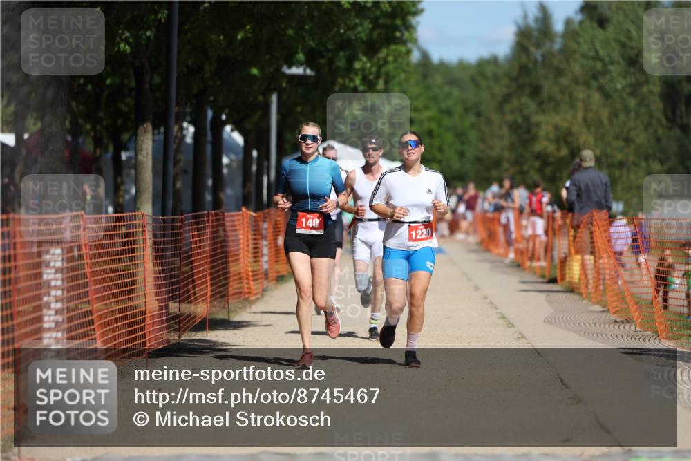 07.09.2025 - 19. Norderstedt Triathlon Michael Strokosch http://msf.ph/oto/8745467 07.09.2025 12:35:38 Laufen 140, 697, 737, 851, 1220 meine-sportfotos.de