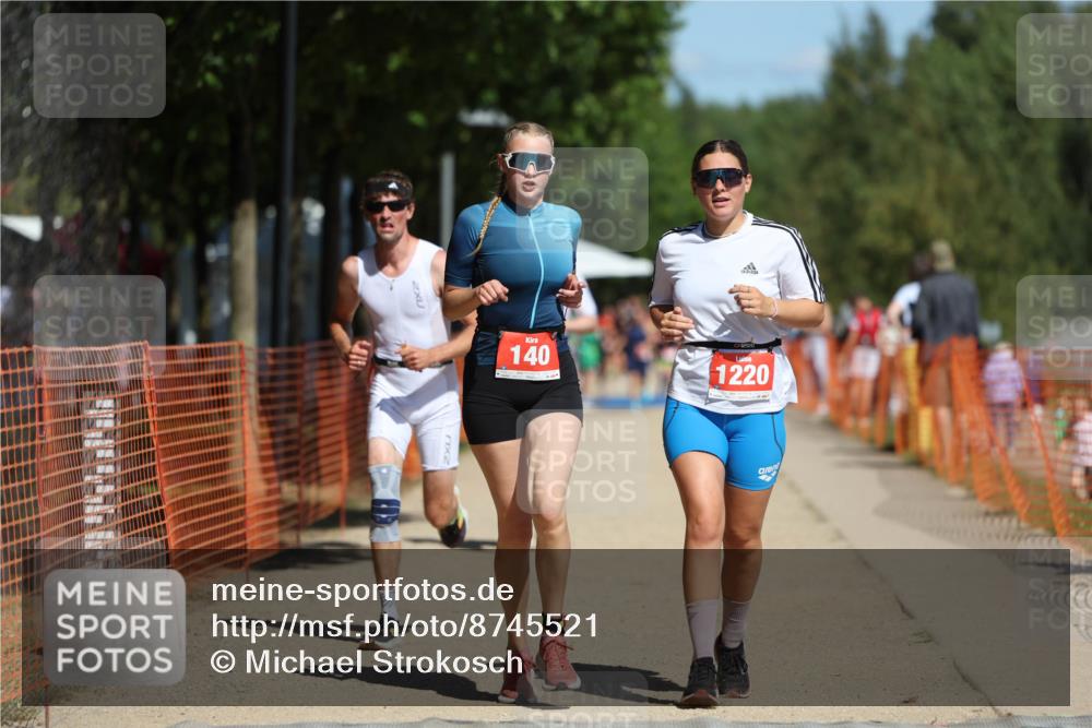 07.09.2025 - 19. Norderstedt Triathlon Michael Strokosch http://msf.ph/oto/8745521 07.09.2025 12:35:41 Laufen 140, 697, 737, 1220 meine-sportfotos.de