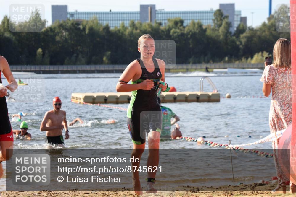 07.09.2025 - 19. Norderstedt Triathlon Luisa Fischer http://msf.ph/oto/8745621 07.09.2025 10:24:28 Schwimmen 60, 79, 102, 104, 124, 132, 134, 665, 683 meine-sportfotos.de