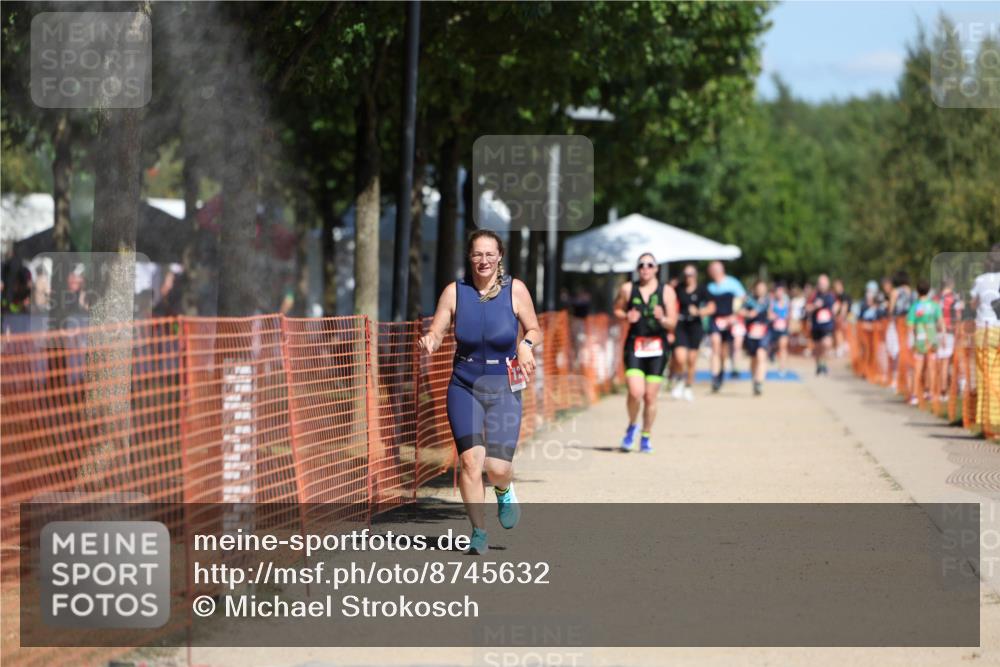 07.09.2025 - 19. Norderstedt Triathlon Michael Strokosch http://msf.ph/oto/8745632 07.09.2025 12:35:56 Laufen 1242 meine-sportfotos.de