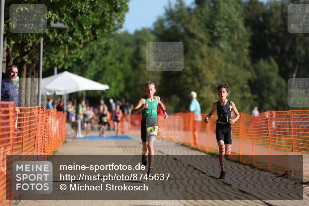 07.09.2025 - 19. Norderstedt Triathlon Michael Strokosch http://msf.ph/oto/8745637 07.09.2025 09:43:44 Laufen 568, 572 meine-sportfotos.de