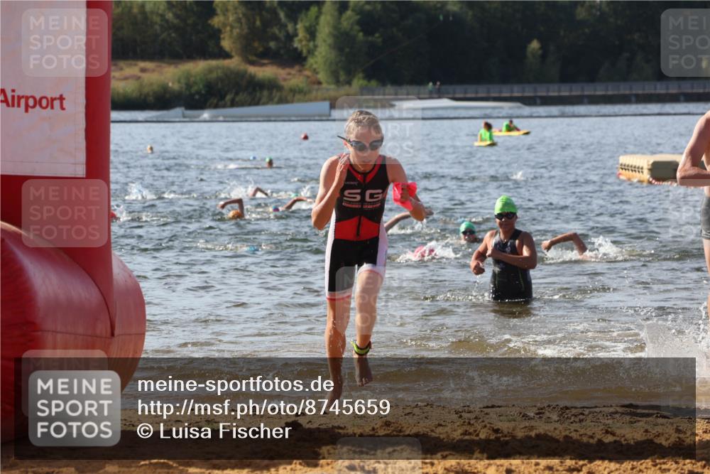 07.09.2025 - 19. Norderstedt Triathlon Luisa Fischer http://msf.ph/oto/8745659 07.09.2025 10:24:33 Schwimmen 83, 104, 124, 132, 674, 683 meine-sportfotos.de