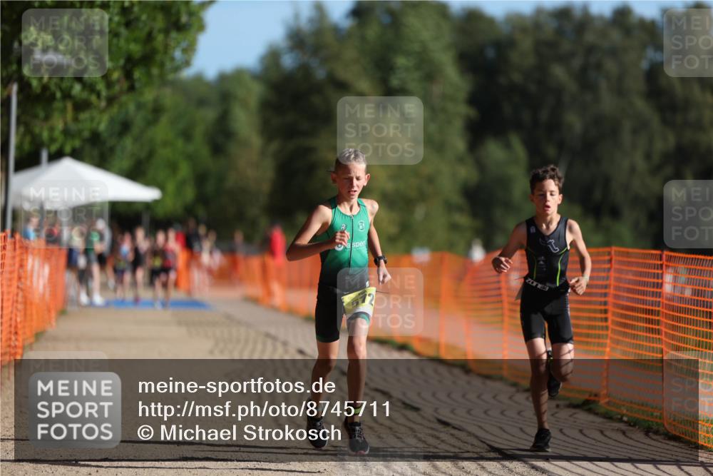 07.09.2025 - 19. Norderstedt Triathlon Michael Strokosch http://msf.ph/oto/8745711 07.09.2025 09:43:46 Laufen 568, 572 meine-sportfotos.de