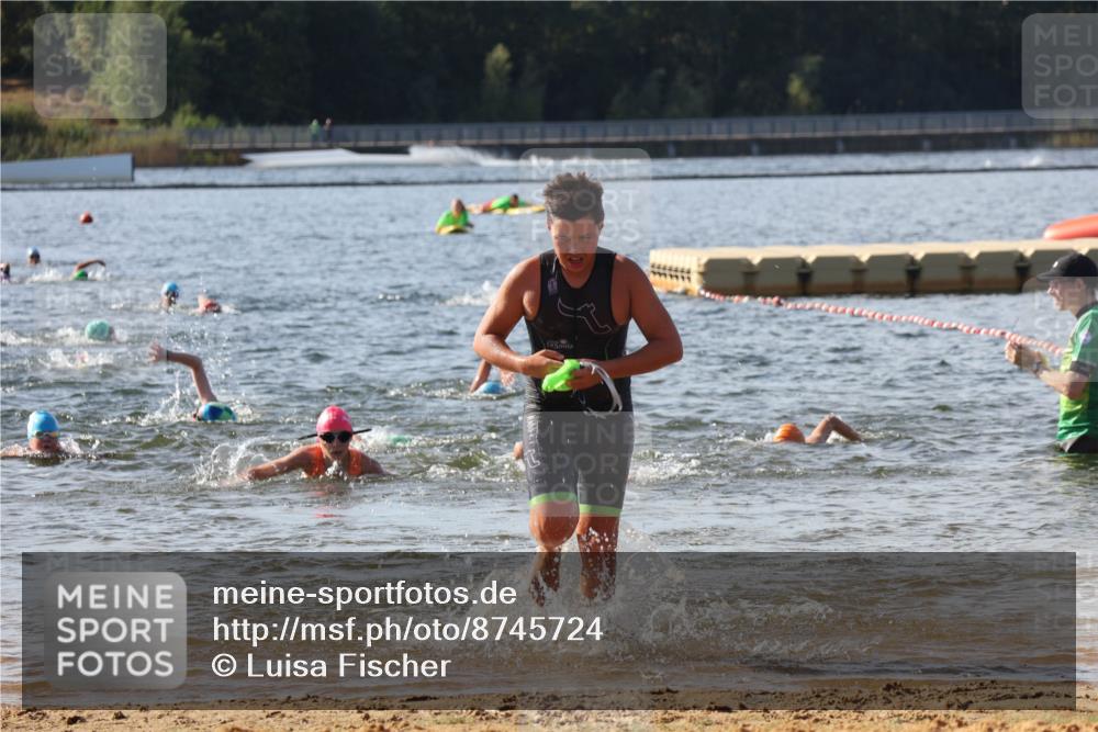 07.09.2025 - 19. Norderstedt Triathlon Luisa Fischer http://msf.ph/oto/8745724 07.09.2025 10:24:38 Schwimmen 83, 104, 123, 124, 132, 674, 683 meine-sportfotos.de