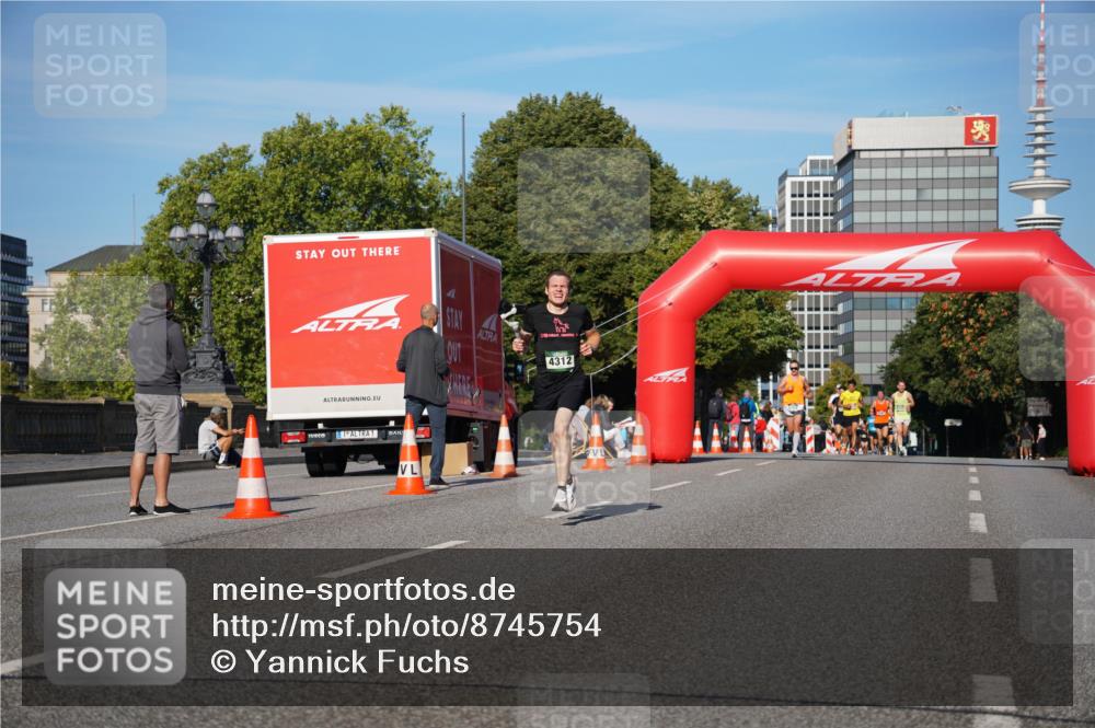 07.09.2025 - BARMER Alsterlauf Yannick Fuchs http://msf.ph/oto/8745754 07.09.2025 09:31:18 Laufen 4312, 1 meine-sportfotos.de