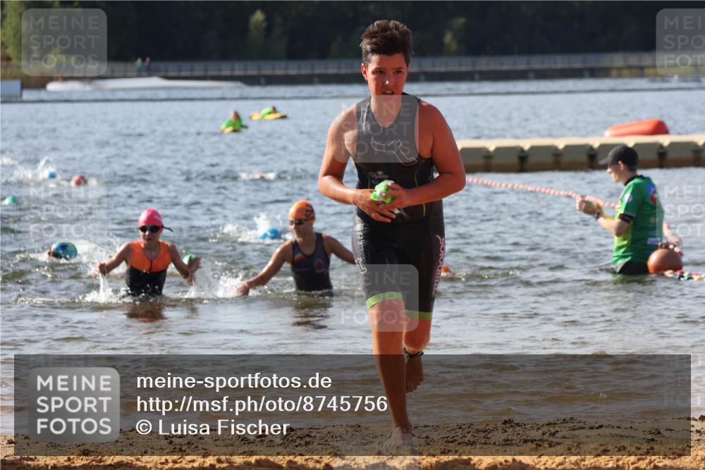07.09.2025 - 19. Norderstedt Triathlon Luisa Fischer http://msf.ph/oto/8745756 07.09.2025 10:24:39 Schwimmen 83, 104, 123, 132, 674, 683 meine-sportfotos.de