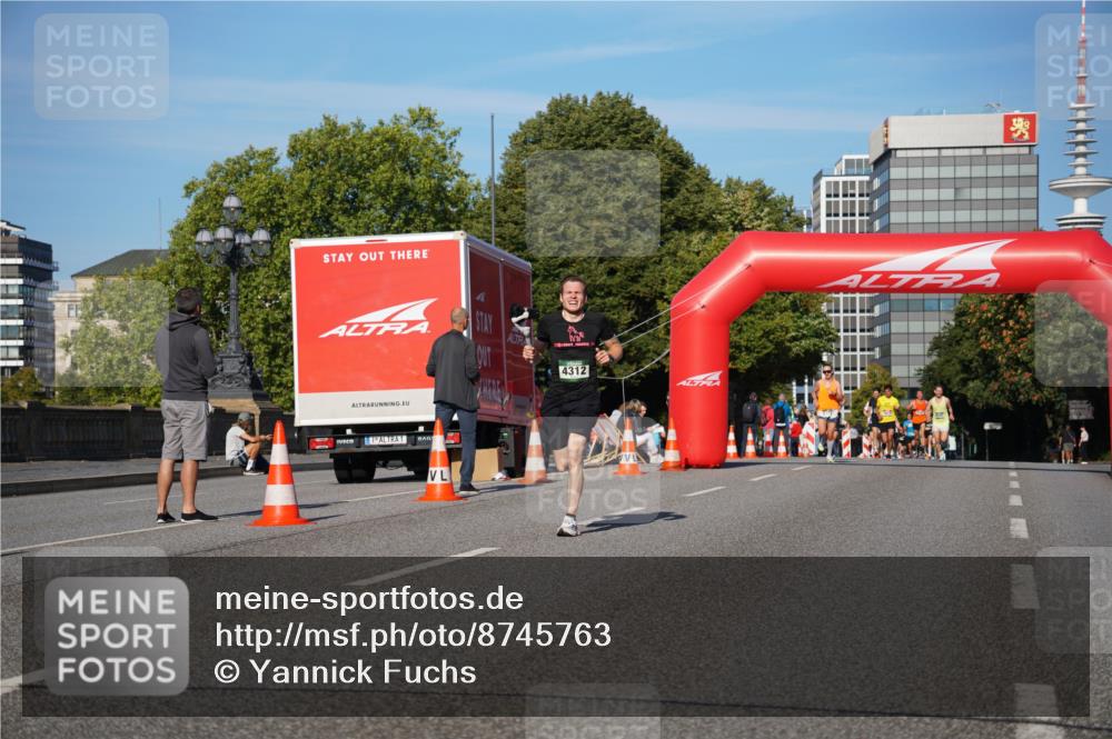 07.09.2025 - BARMER Alsterlauf Yannick Fuchs http://msf.ph/oto/8745763 07.09.2025 09:31:18 Laufen 4312, 1 meine-sportfotos.de
